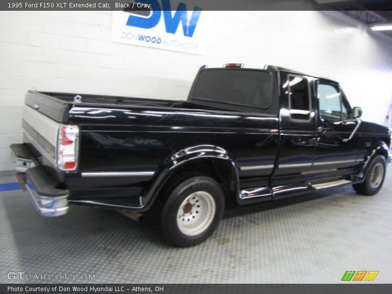 Black / Gray 1995 Ford F150 XLT Extended Cab