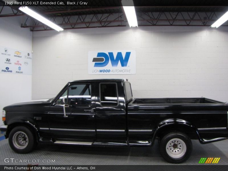 Black / Gray 1995 Ford F150 XLT Extended Cab