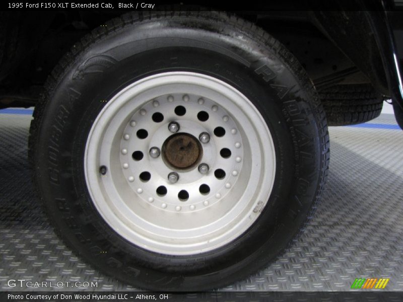 Black / Gray 1995 Ford F150 XLT Extended Cab