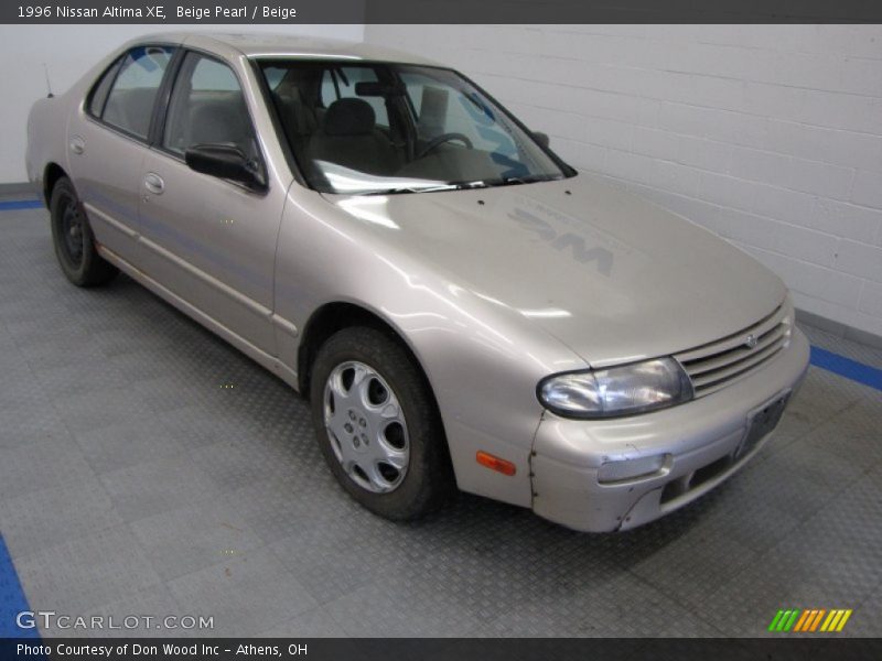 Beige Pearl / Beige 1996 Nissan Altima XE