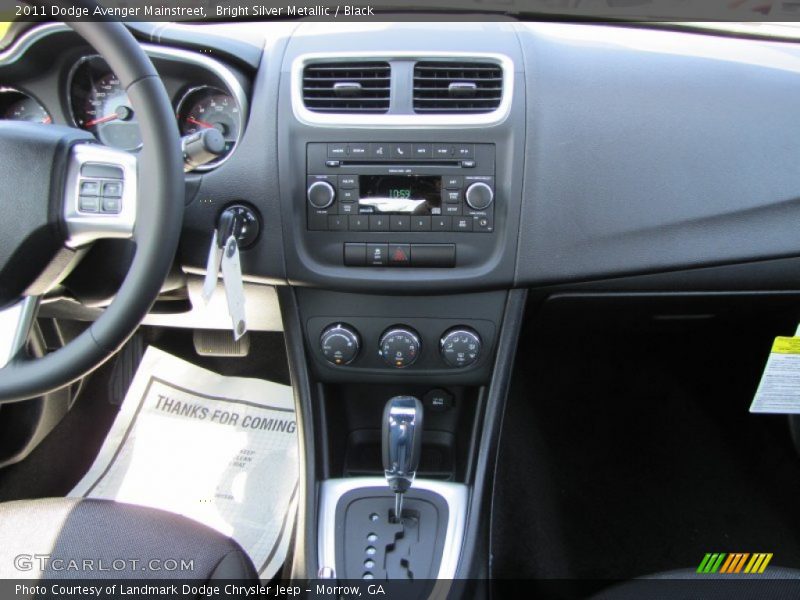 Bright Silver Metallic / Black 2011 Dodge Avenger Mainstreet
