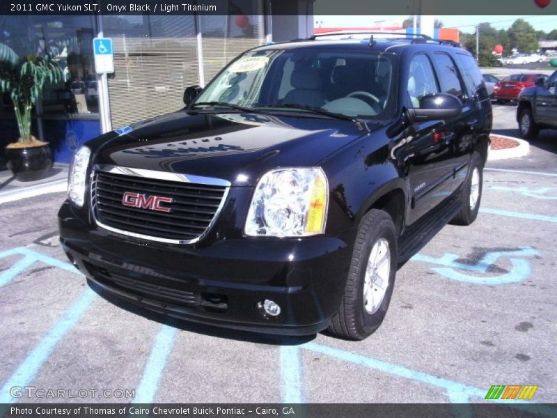 Onyx Black / Light Titanium 2011 GMC Yukon SLT