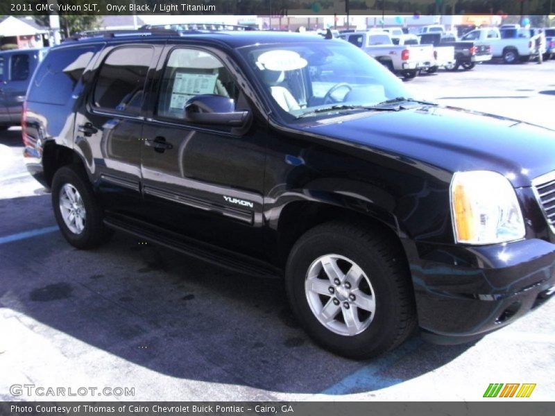 Onyx Black / Light Titanium 2011 GMC Yukon SLT