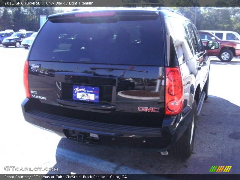 Onyx Black / Light Titanium 2011 GMC Yukon SLT