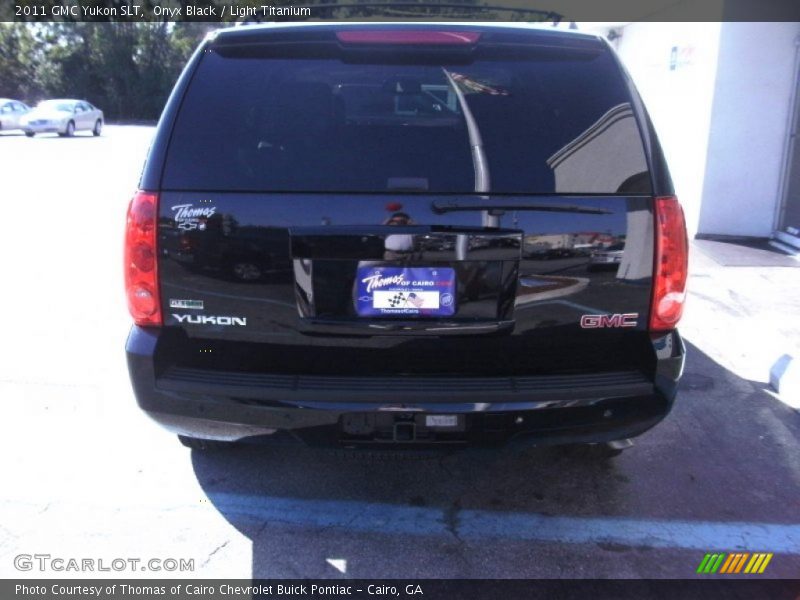 Onyx Black / Light Titanium 2011 GMC Yukon SLT