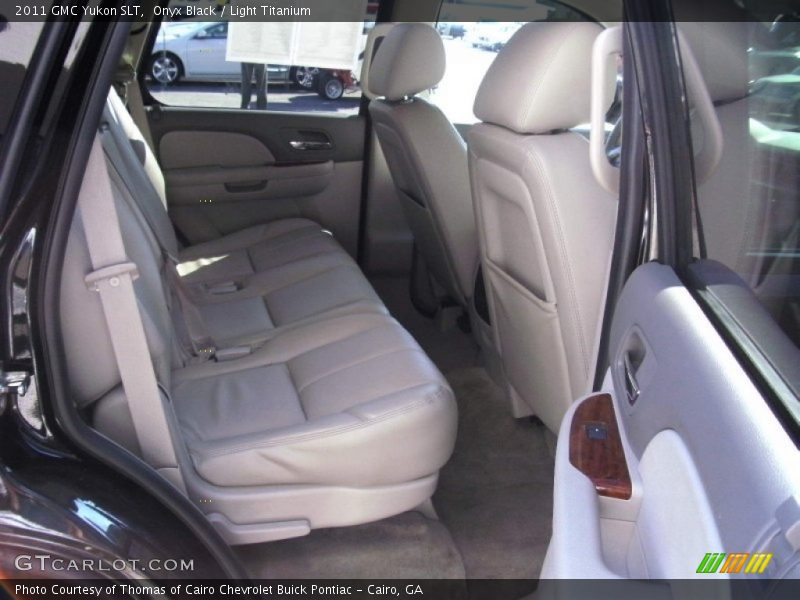 Onyx Black / Light Titanium 2011 GMC Yukon SLT