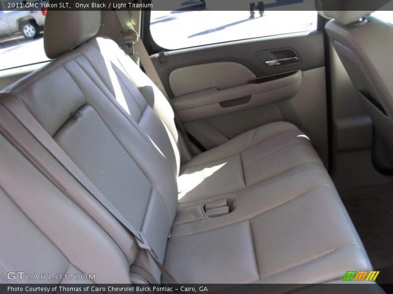 Onyx Black / Light Titanium 2011 GMC Yukon SLT