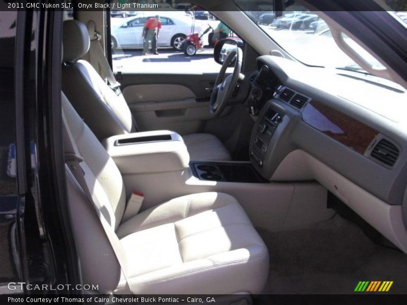 Onyx Black / Light Titanium 2011 GMC Yukon SLT