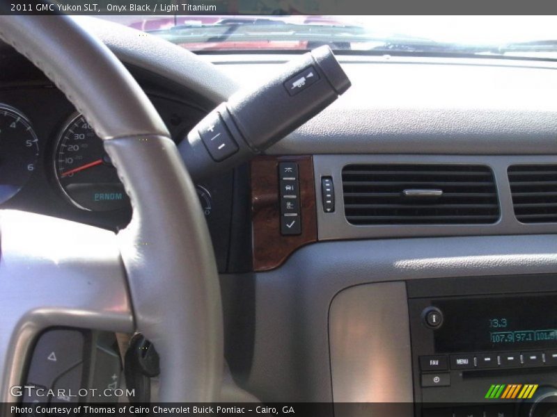 Onyx Black / Light Titanium 2011 GMC Yukon SLT