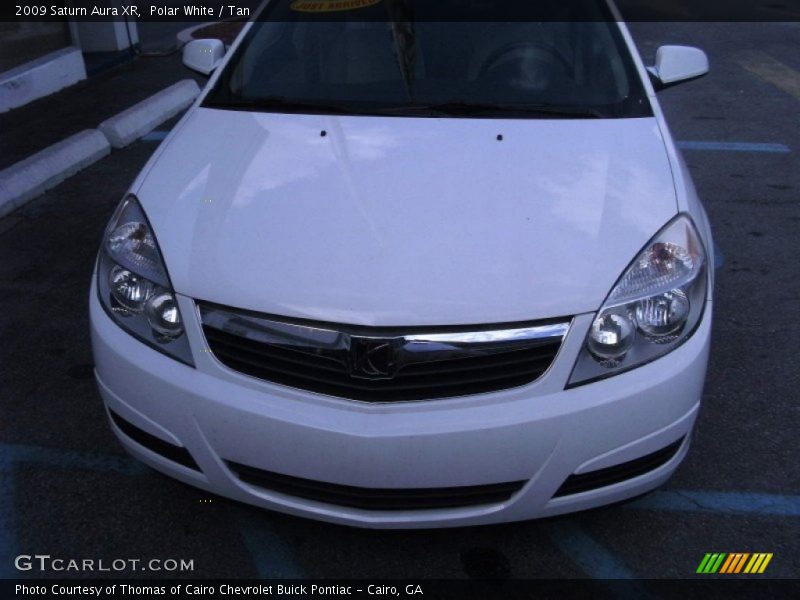 Polar White / Tan 2009 Saturn Aura XR