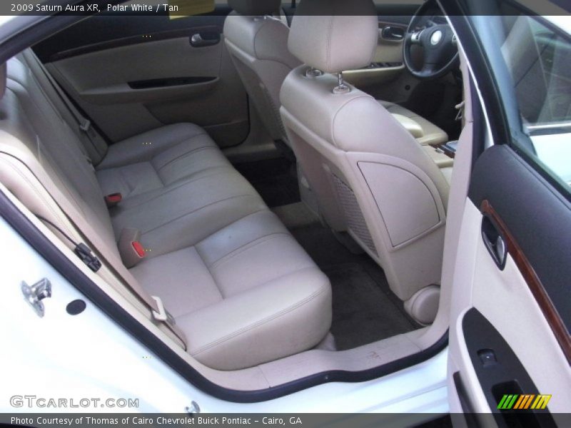 Polar White / Tan 2009 Saturn Aura XR