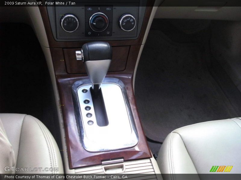 Polar White / Tan 2009 Saturn Aura XR