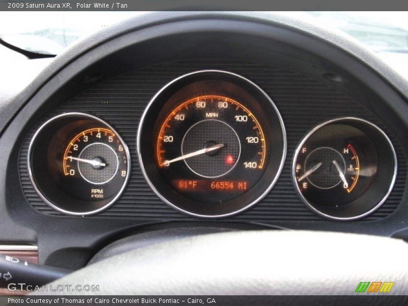 Polar White / Tan 2009 Saturn Aura XR