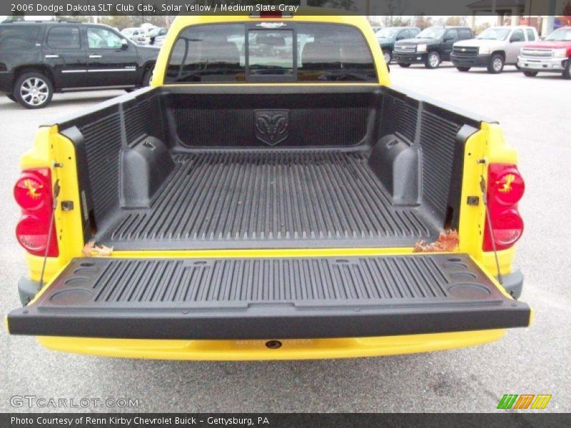  2006 Dakota SLT Club Cab Trunk