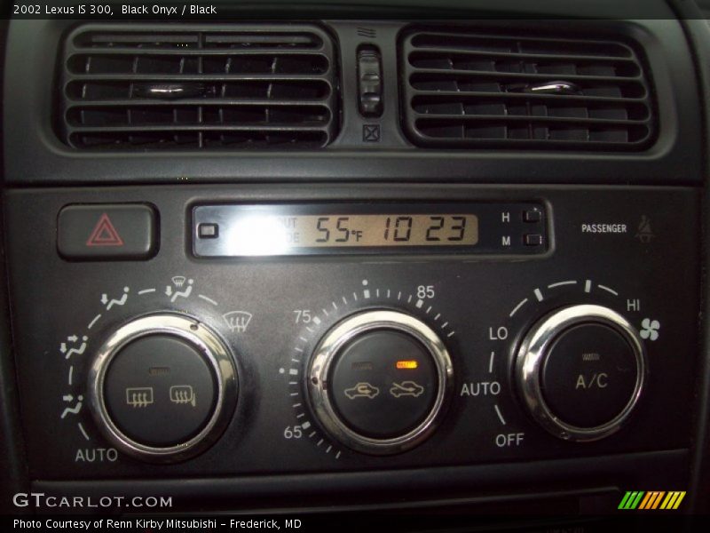 Black Onyx / Black 2002 Lexus IS 300