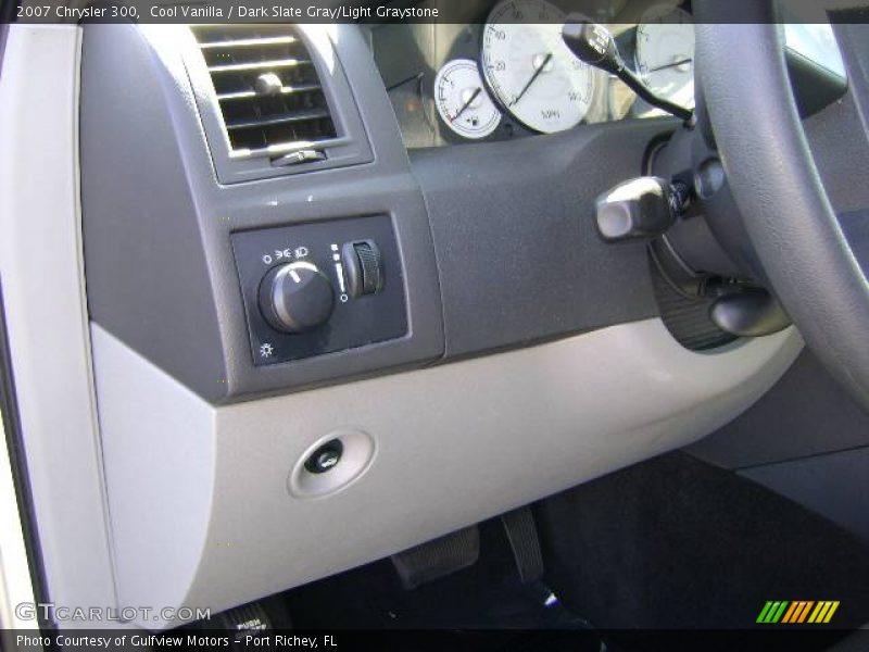 Cool Vanilla / Dark Slate Gray/Light Graystone 2007 Chrysler 300