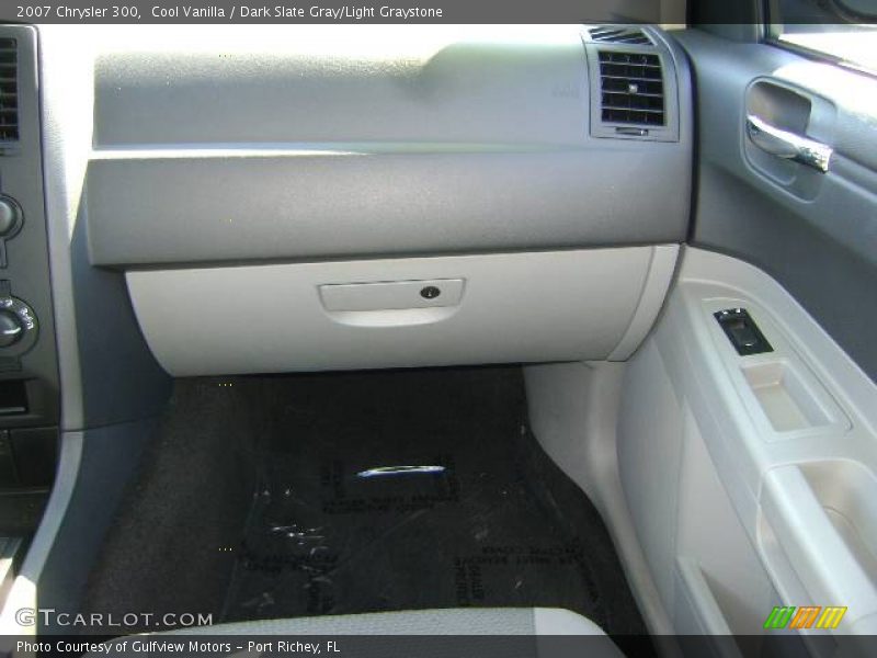 Cool Vanilla / Dark Slate Gray/Light Graystone 2007 Chrysler 300