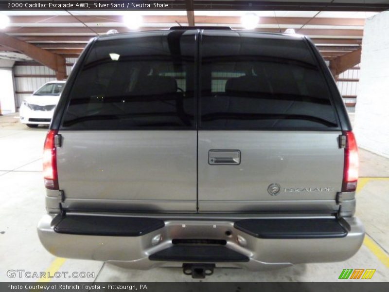 Silver Sand / Neutral Shale 2000 Cadillac Escalade 4WD