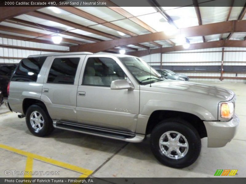 Silver Sand / Neutral Shale 2000 Cadillac Escalade 4WD