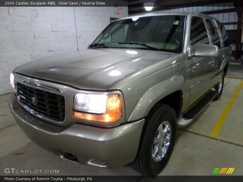 Silver Sand / Neutral Shale 2000 Cadillac Escalade 4WD