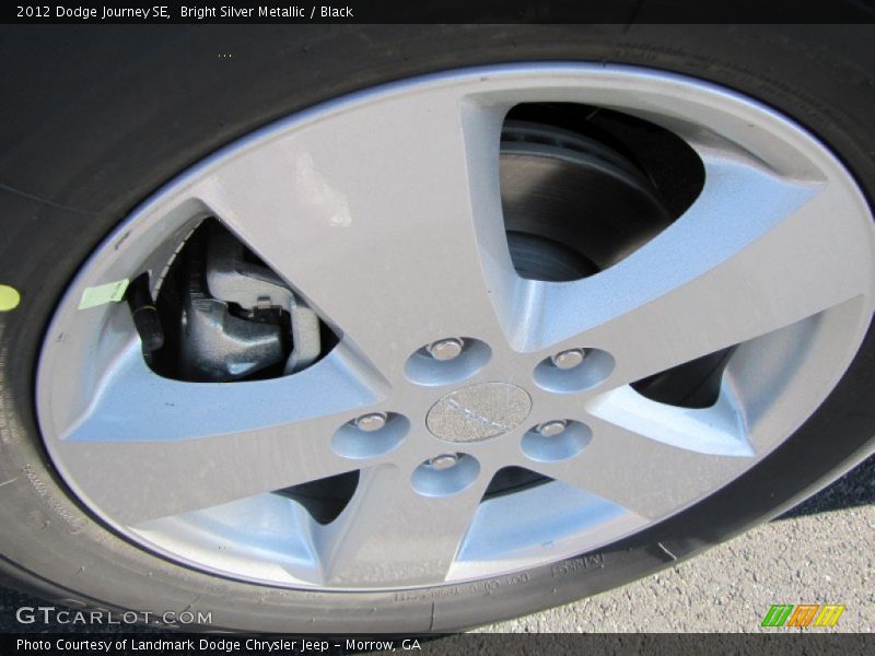 Bright Silver Metallic / Black 2012 Dodge Journey SE