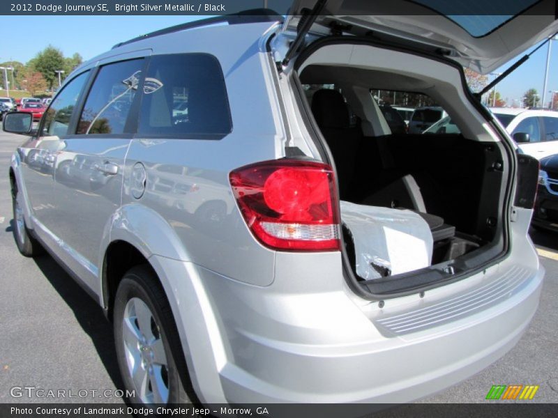 Bright Silver Metallic / Black 2012 Dodge Journey SE