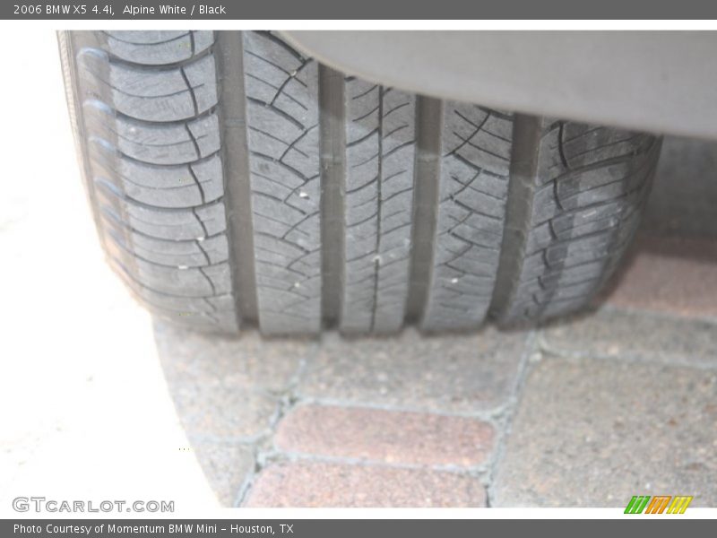 Alpine White / Black 2006 BMW X5 4.4i