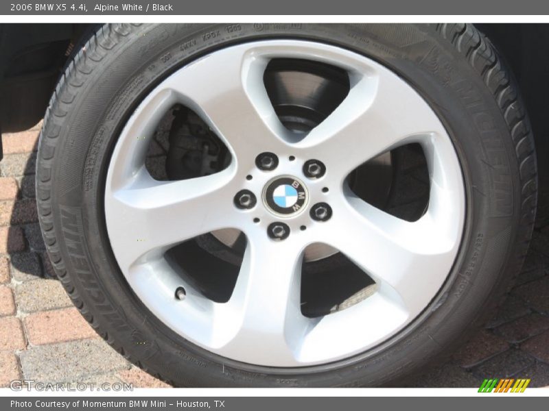Alpine White / Black 2006 BMW X5 4.4i
