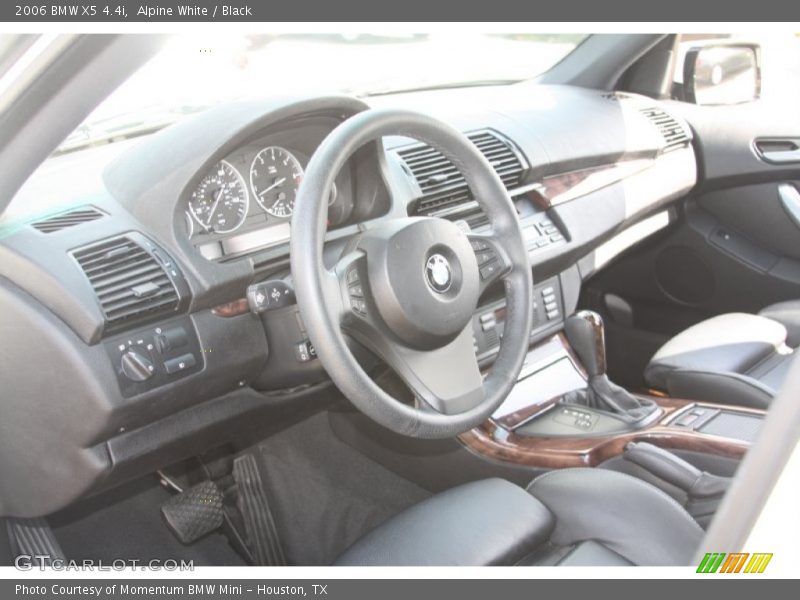 Alpine White / Black 2006 BMW X5 4.4i