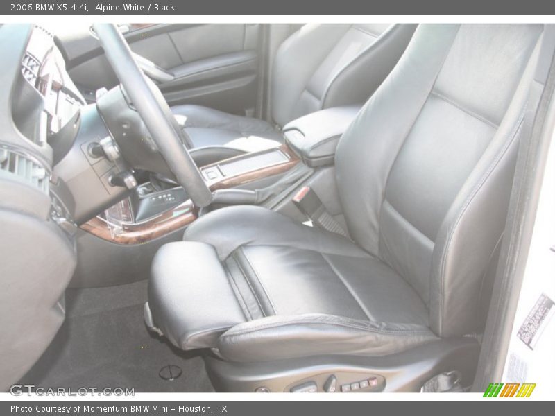 Alpine White / Black 2006 BMW X5 4.4i