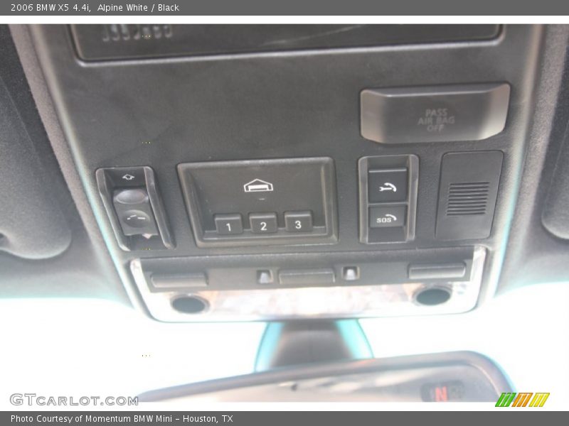 Alpine White / Black 2006 BMW X5 4.4i