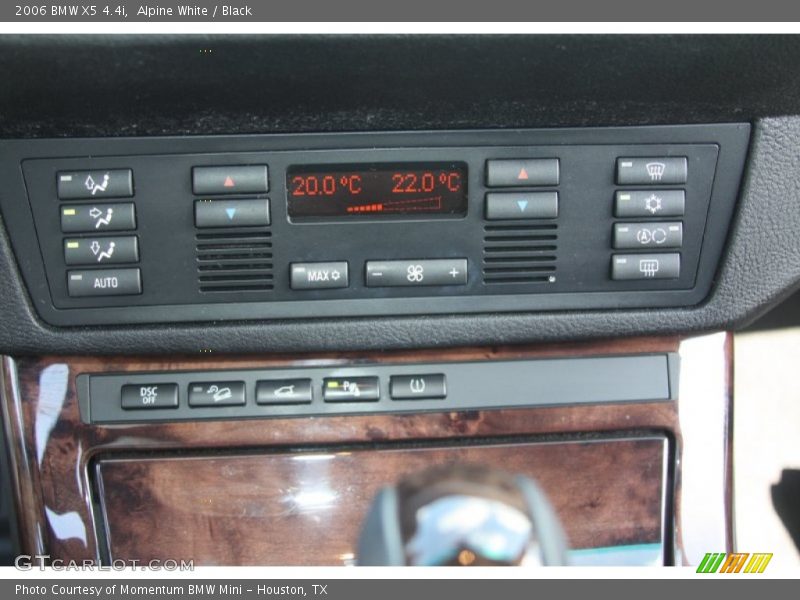 Alpine White / Black 2006 BMW X5 4.4i