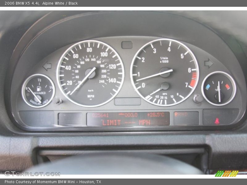 Alpine White / Black 2006 BMW X5 4.4i