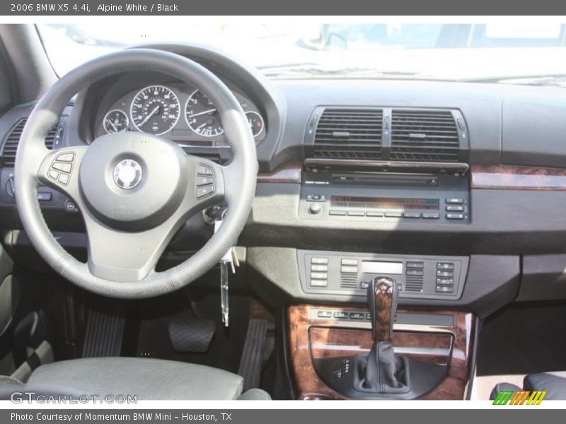 Alpine White / Black 2006 BMW X5 4.4i