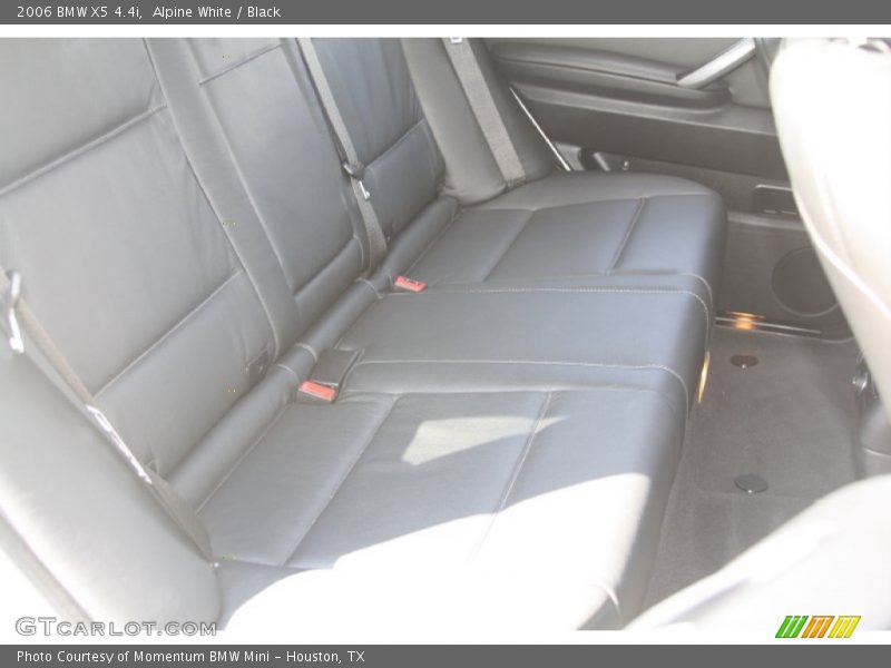 Alpine White / Black 2006 BMW X5 4.4i