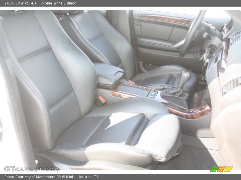 Alpine White / Black 2006 BMW X5 4.4i
