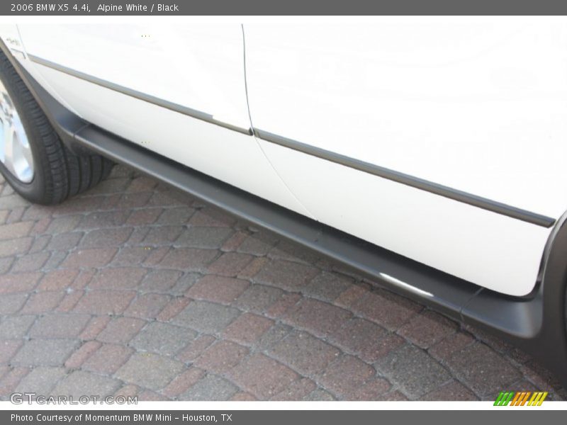 Alpine White / Black 2006 BMW X5 4.4i