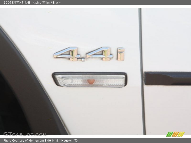 Alpine White / Black 2006 BMW X5 4.4i