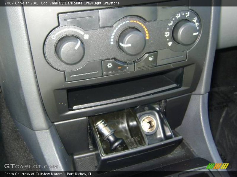 Cool Vanilla / Dark Slate Gray/Light Graystone 2007 Chrysler 300