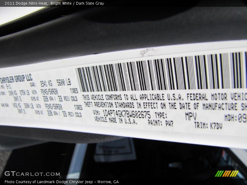 Bright White / Dark Slate Gray 2011 Dodge Nitro Heat