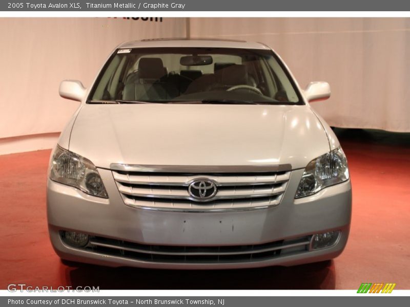 Titanium Metallic / Graphite Gray 2005 Toyota Avalon XLS