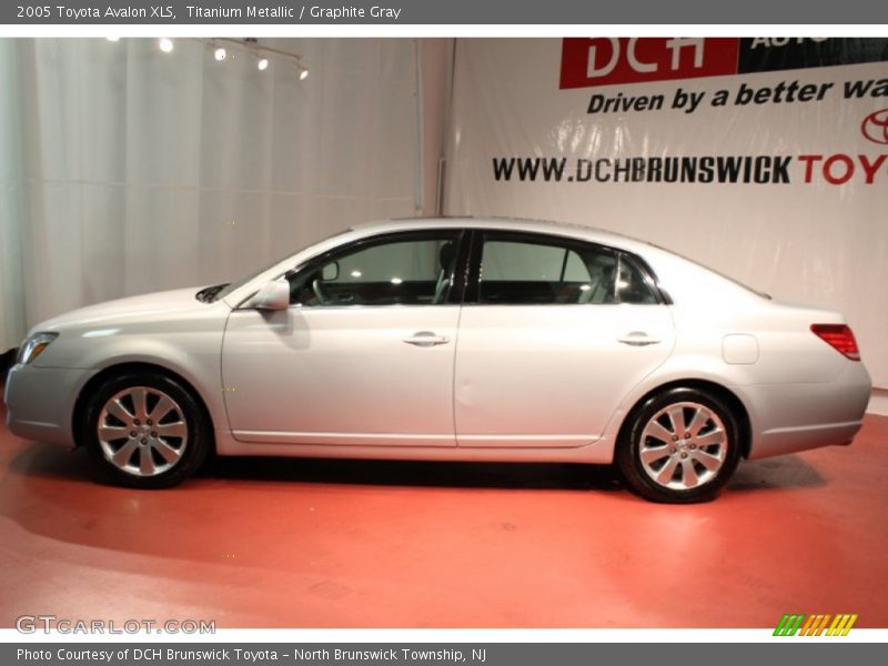 Titanium Metallic / Graphite Gray 2005 Toyota Avalon XLS