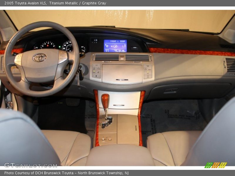 Titanium Metallic / Graphite Gray 2005 Toyota Avalon XLS