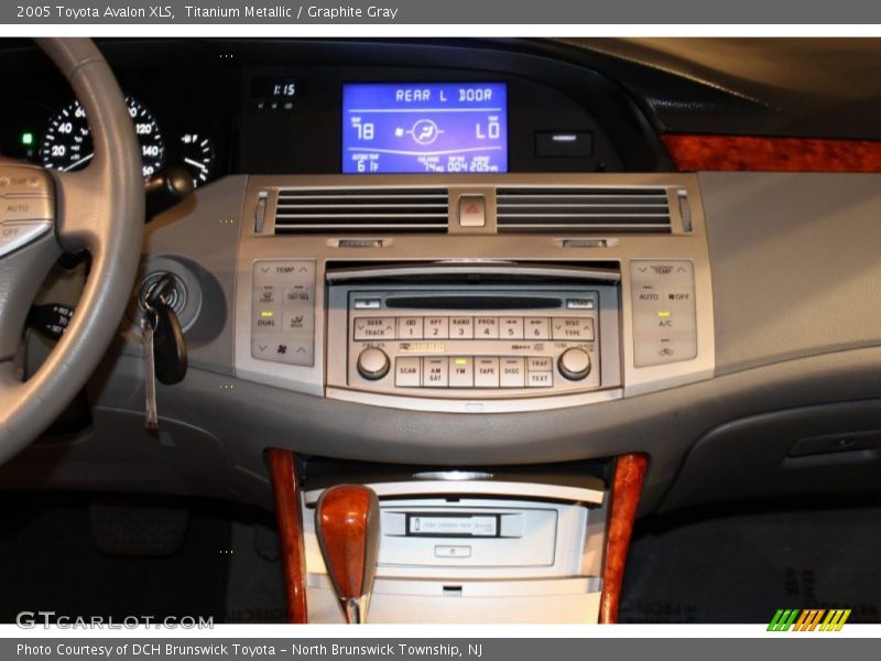Titanium Metallic / Graphite Gray 2005 Toyota Avalon XLS