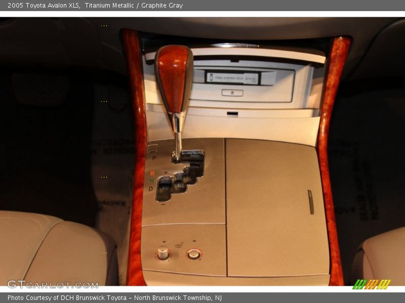 Titanium Metallic / Graphite Gray 2005 Toyota Avalon XLS