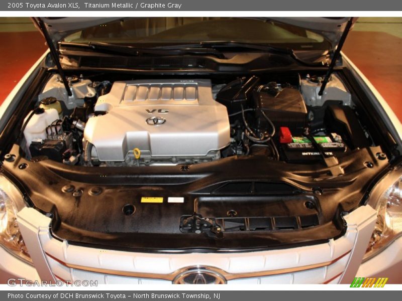 Titanium Metallic / Graphite Gray 2005 Toyota Avalon XLS
