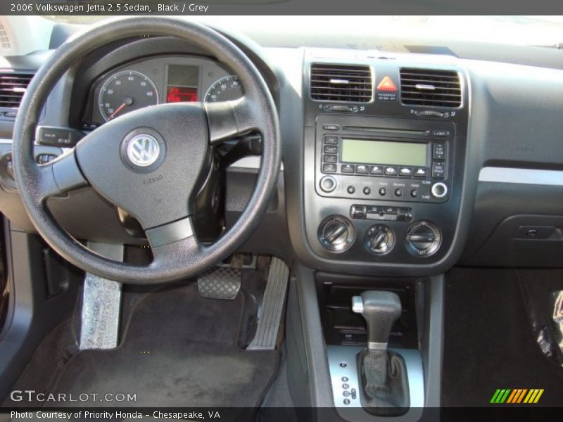 Black / Grey 2006 Volkswagen Jetta 2.5 Sedan