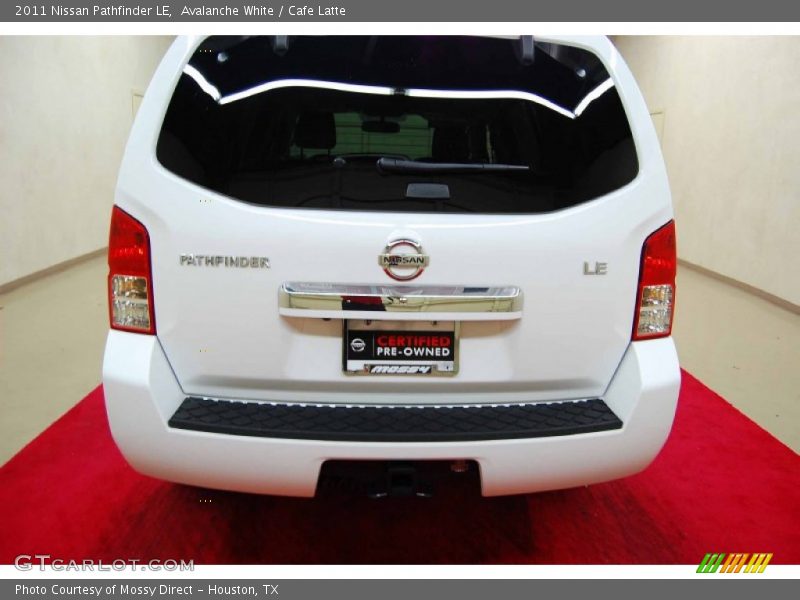Avalanche White / Cafe Latte 2011 Nissan Pathfinder LE