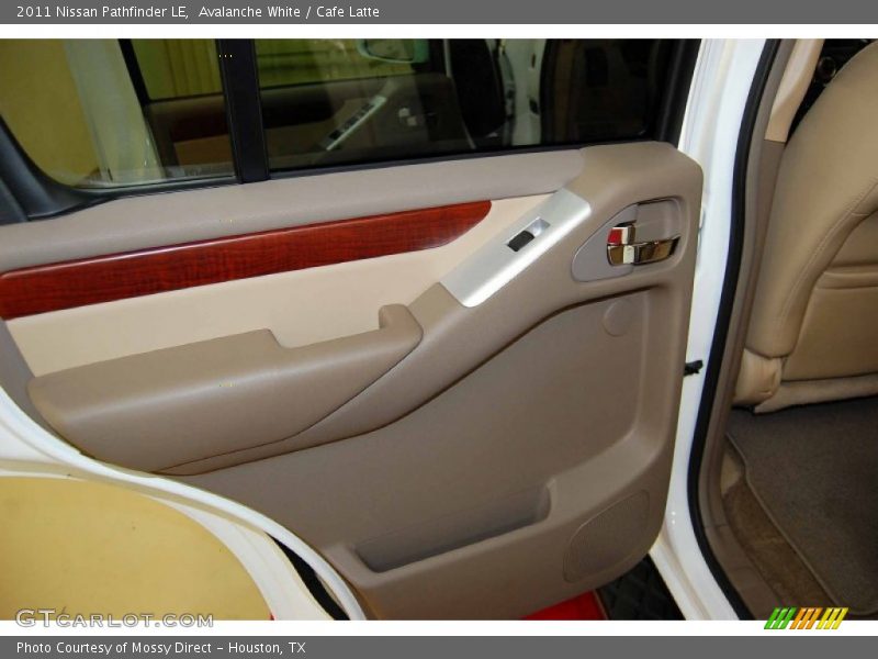 Avalanche White / Cafe Latte 2011 Nissan Pathfinder LE
