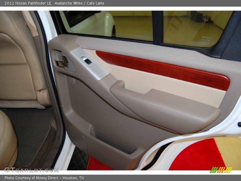 Avalanche White / Cafe Latte 2011 Nissan Pathfinder LE